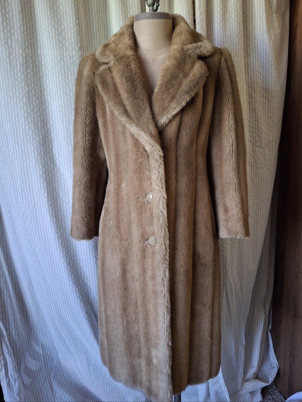 Vintage 1950s/1960s Tan Faux Fur Coat